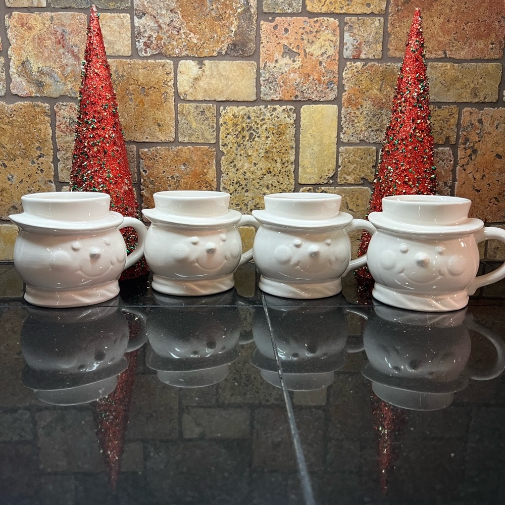Set of Christmas mugs